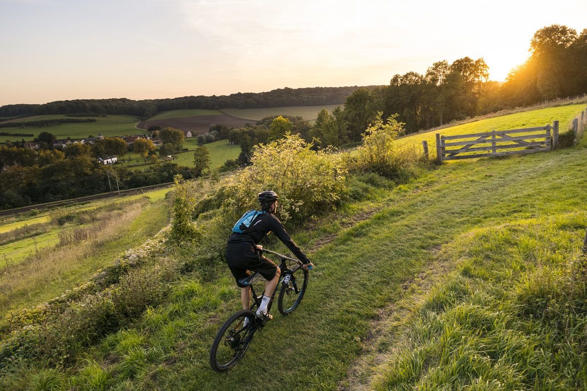 https://www.topparken.com/media/02afle4f/limburg-omgeving-fiets.jpg?height=0&v=1db208534573030&width=1200