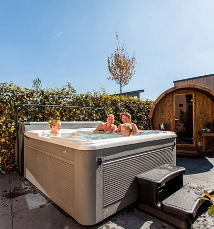 RVB Sauna En Spa En Buitendouche 2